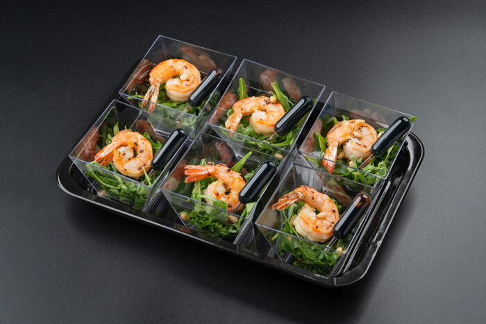 Salat-Krevetki-s-rukkoloj-700×467